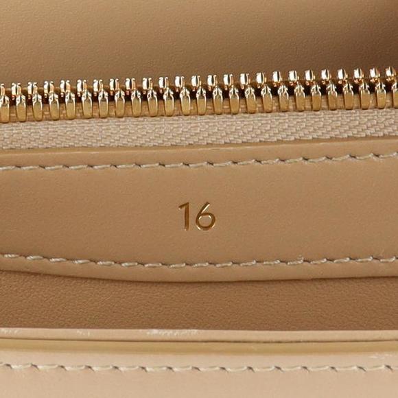 Celine Classic Saise Shoulder Bag CANTA Bej Light Beige Satin Calfskin - Picture 14 of 16